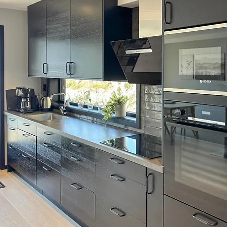 Dom wakacyjny 3 Bedroom Awesome In *