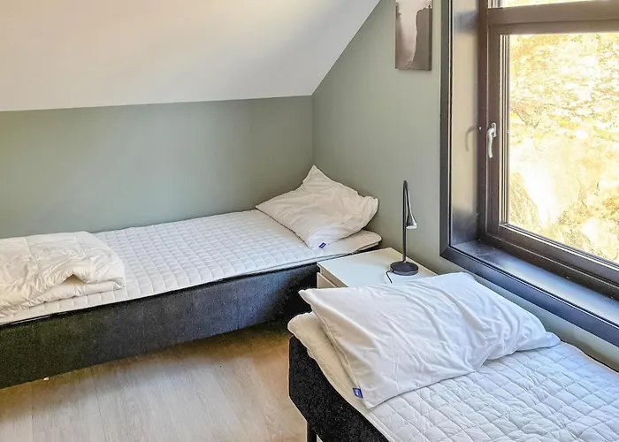 Dom wakacyjny 3 Bedroom Awesome In Hebnes