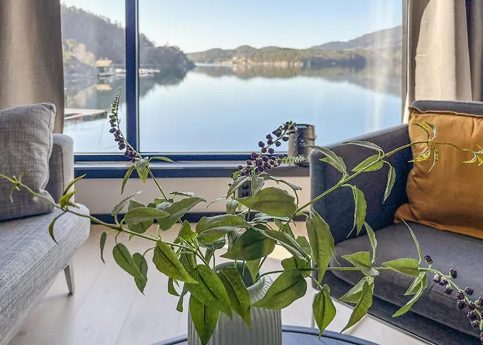 3 Bedroom Awesome In *