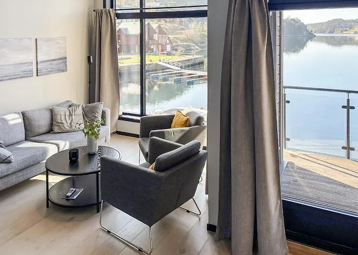 3 Bedroom Awesome In Hebnes